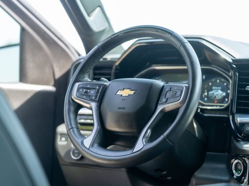 Used 2025 Chevrolet Silverado 1500 High Country w/ Technology Package AWD/4WD image 19