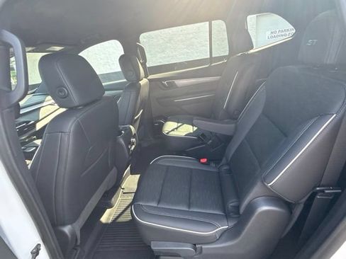 Used 2025 Buick Enclave Sport Touring w/ Super Cruise Package FWD image 23