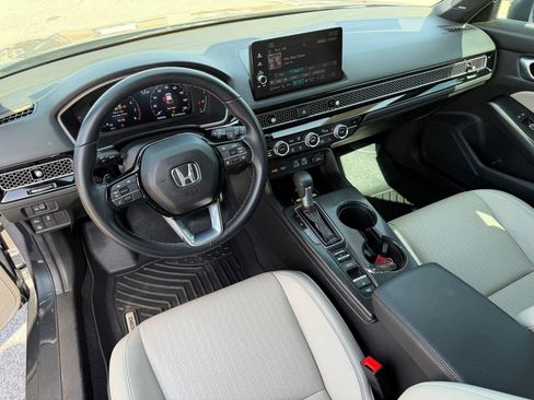 Used 2024 Honda Civic Sport Touring image 5