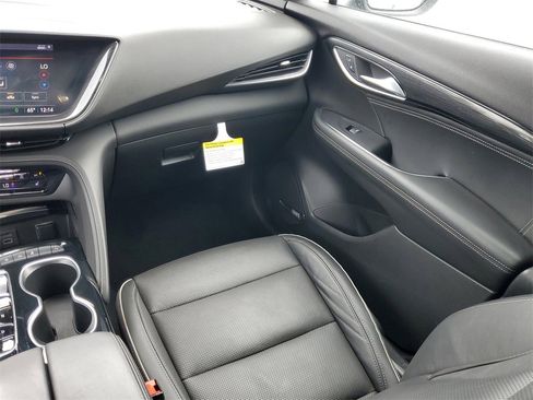 Certified 2021 Buick Envision Essence w/ Technology Package I image 18