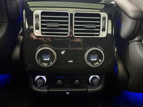 Used 2022 Land Rover Range Rover P525 Westminster Edition image 24