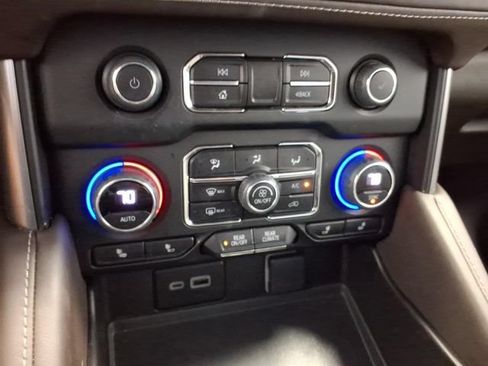 Used 2023 Chevrolet Tahoe LT w/ Luxury Package RWD image 24
