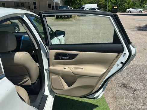 Used 2015 Nissan Altima 2.5 SV FWD image 20