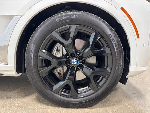 Used 2023 BMW X7 xDrive40i image 11