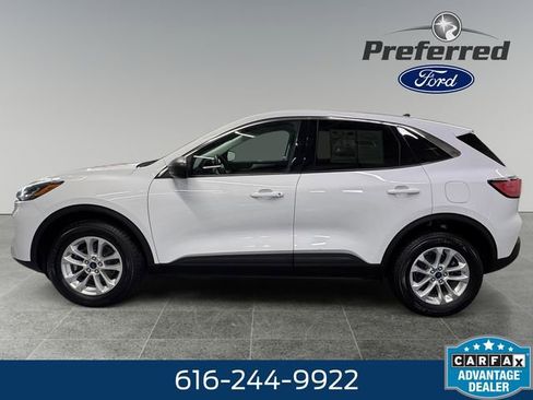 Used 2022 Ford Escape SE image 9