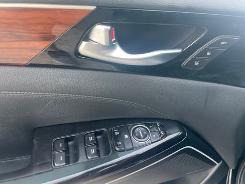 Used 2017 Kia Cadenza Technology FWD image 15