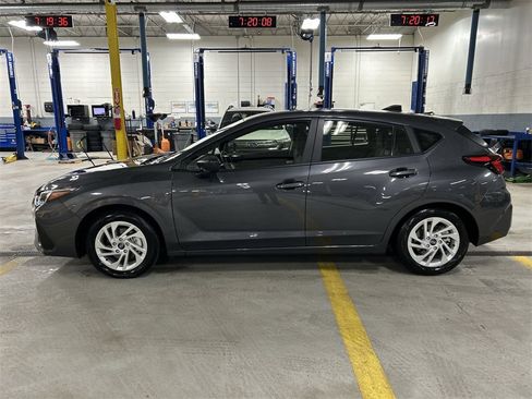 Certified 2025 Subaru Impreza 2.0i image 5