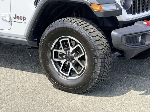 Used 2024 Jeep Wrangler Unlimited Rubicon AWD/4WD image 7