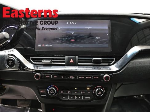 Used 2022 Kia Niro EX w/ Cold Weather Package FWD image 12