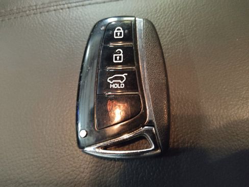 Used 2018 Hyundai Santa Fe Sport w/ 2.4L Value Package 02 FWD image 32