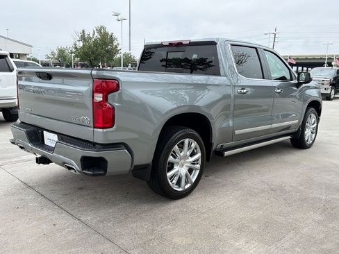 Certified 2025 Chevrolet Silverado 1500 High Country AWD/4WD image 8