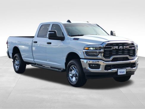 Used 2025 RAM 2500 Tradesman AWD/4WD image 3