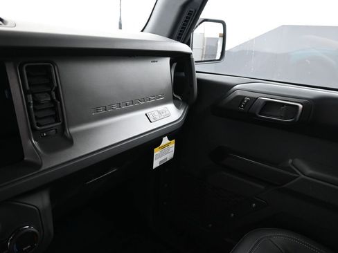 New 2025 Ford Bronco Badlands image 16