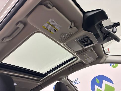 Used 2023 Subaru Forester Premium AWD/4WD image 34
