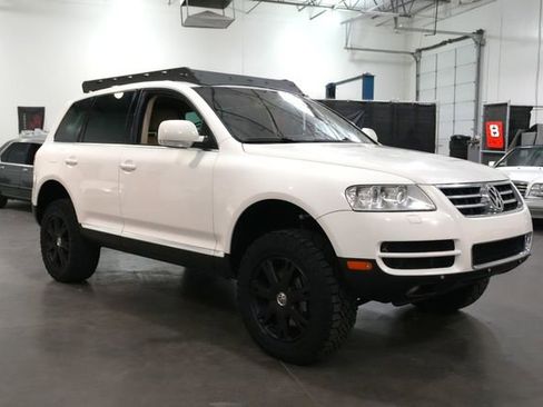 Used 2006 Volkswagen Touareg V10 TDI AWD/4WD image 4