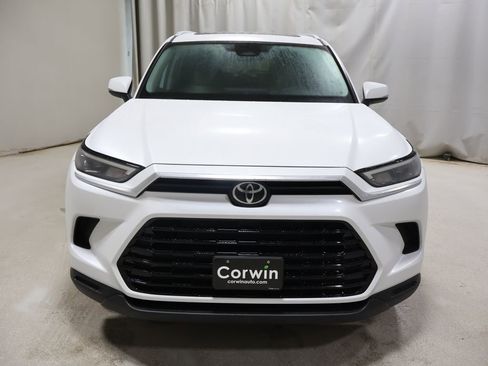 New 2026 Toyota Grand Highlander AWD image 2