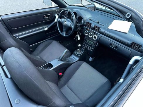 Used 2005 Toyota MR2 image 29