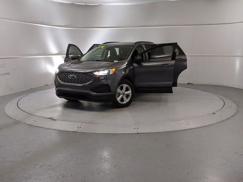 Certified 2024 Ford Edge SE image 12