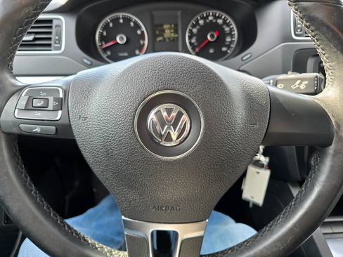 Used 2013 Volkswagen Jetta SE FWD image 15