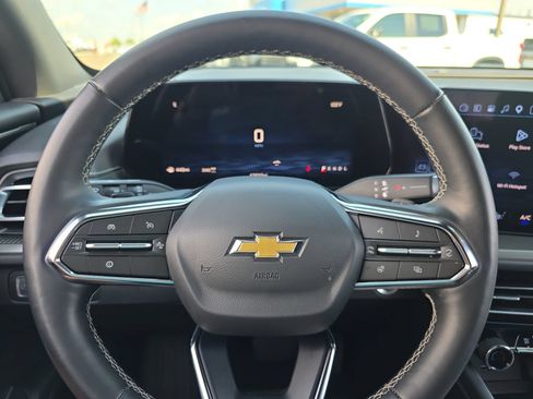 Used 2025 Chevrolet Traverse LT AWD/4WD image 19