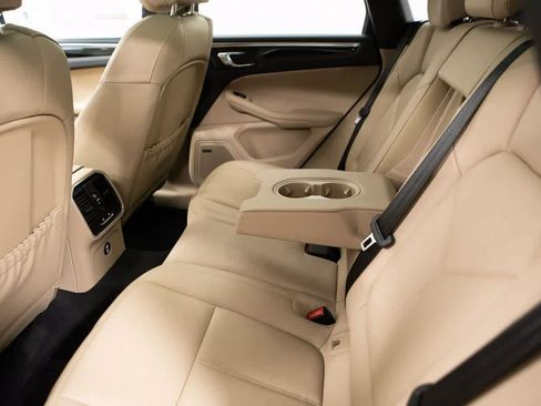 Certified 2026 Porsche Macan image 30