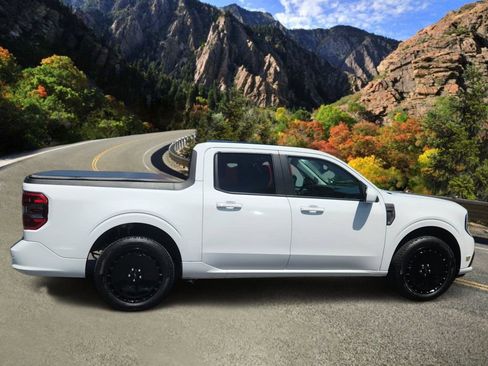 Used 2025 Ford Maverick Lobo AWD/4WD image 2