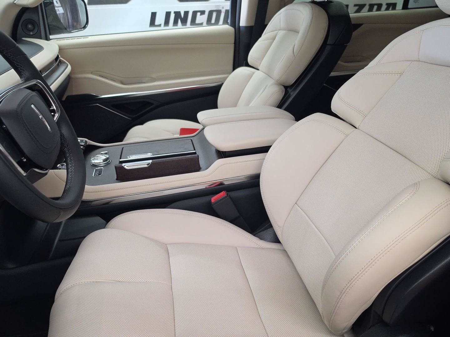 New 2027 Lincoln Navigator L Reserve w/ Jet Appearance Package AWD/4WD image 6