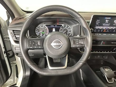 Used 2023 Nissan Rogue S AWD/4WD image 14