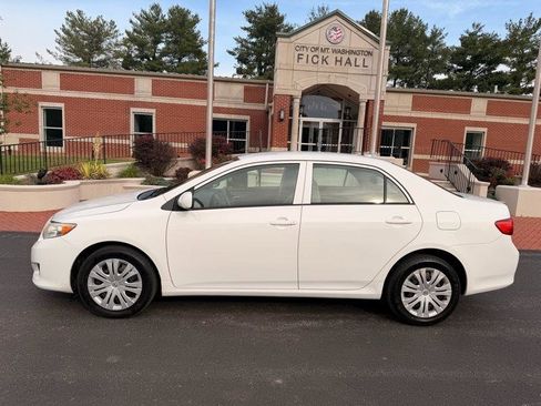 Used 2010 Toyota Corolla LE FWD image 9