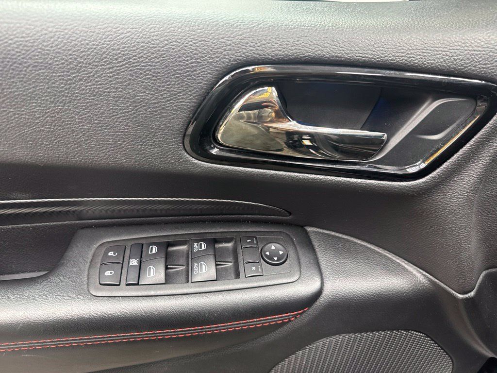 Used 2025 Dodge Durango GT RWD image 13
