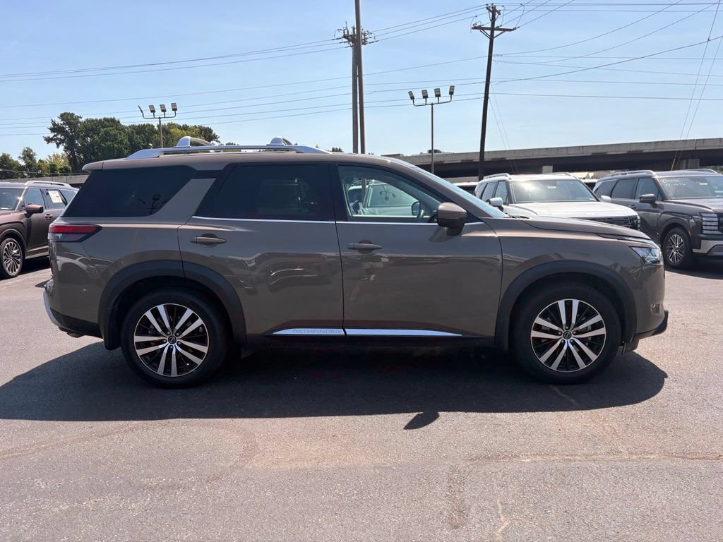 Used 2023 Nissan Pathfinder Platinum AWD/4WD image 9