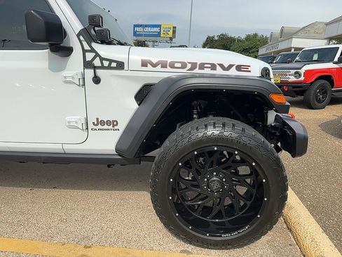Used 2022 Jeep Gladiator Mojave w/ Trailer Tow Package image 8