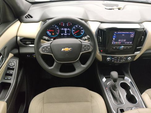 Used 2022 Chevrolet Traverse LS image 22