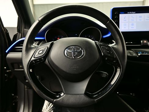 Used 2021 Toyota C-HR XLE FWD image 22