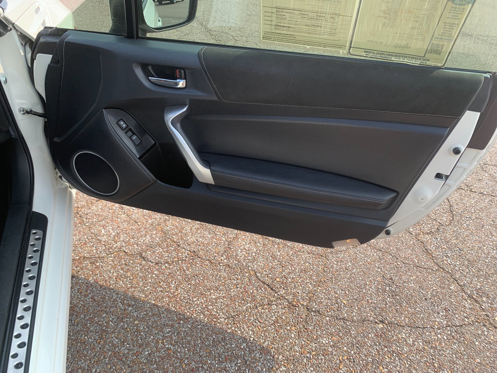 Used 2018 Toyota 86 RWD image 19
