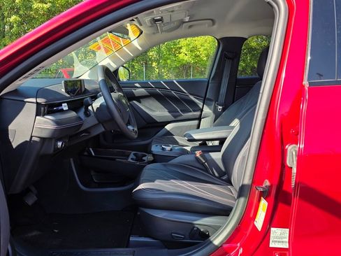 Used 2022 Ford Mustang Mach-E Select image 18