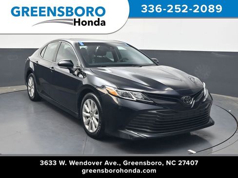 Used 2018 Toyota Camry LE w/ Moonroof Package FWD image 1