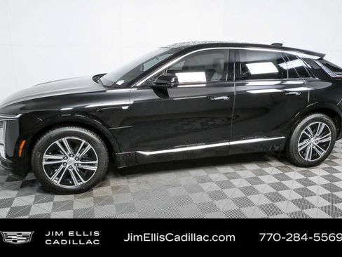 New 2026 Cadillac Lyriq Luxury RWD image 32