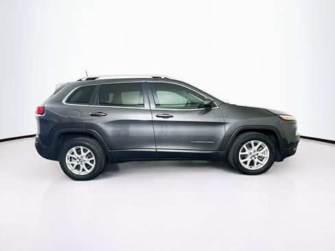 Used 2017 Jeep Cherokee Latitude image 10