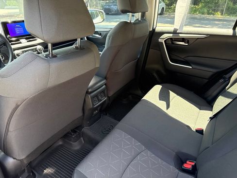 Used 2024 Toyota RAV4 XLE FWD image 15