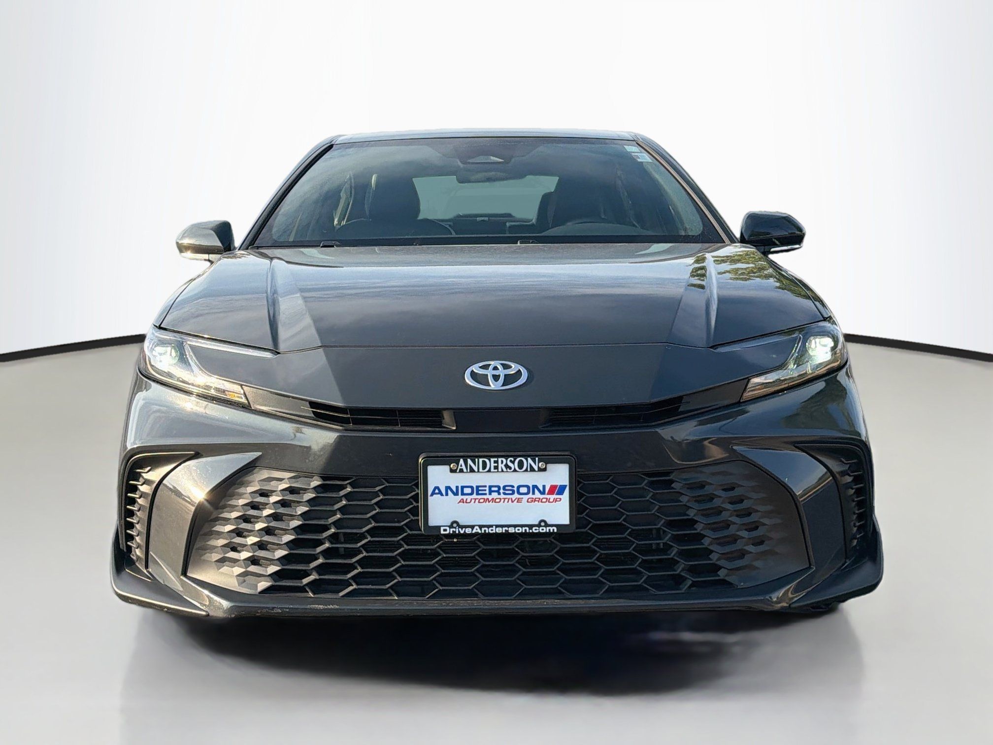 Used 2025 Toyota Camry SE FWD image 5