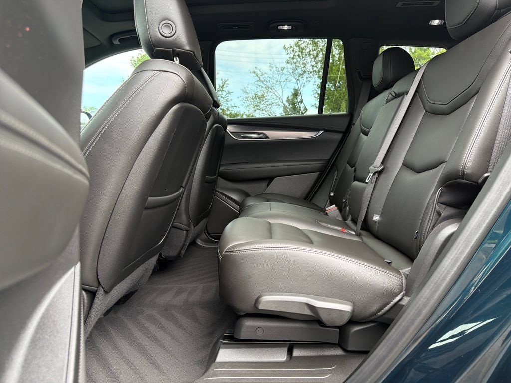 Certified 2024 Cadillac XT6 Luxury w/ LPO, Floor Liner Package AWD/4WD image 11