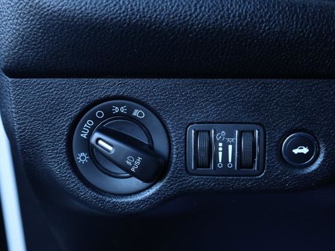 Used 2019 Dodge Challenger R/T w/ Driver Convenience Group image 35