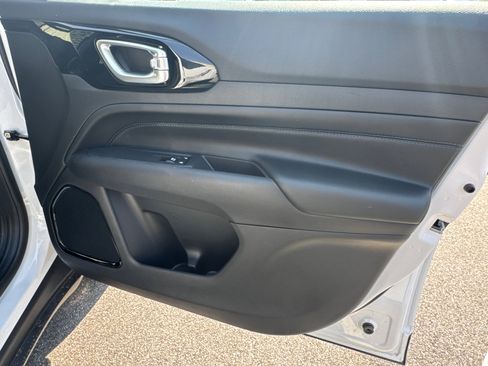 New 2026 Jeep Compass Latitude image 15