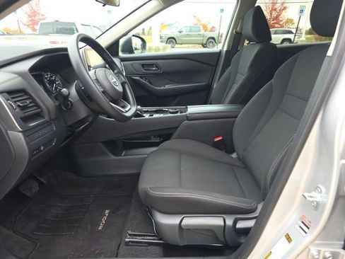 Used 2024 Nissan Rogue S AWD/4WD image 23