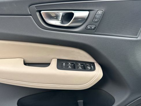 New 2026 Volvo XC60 B5 Plus w/ Climate Package image 9