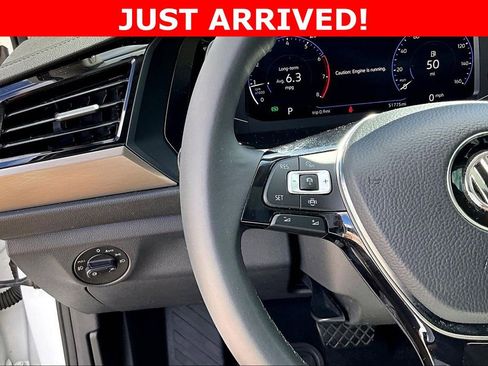 Certified 2020 Volkswagen Jetta SEL Premium image 24