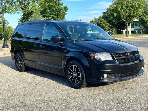 Used 2018 Dodge Grand Caravan GT image 4