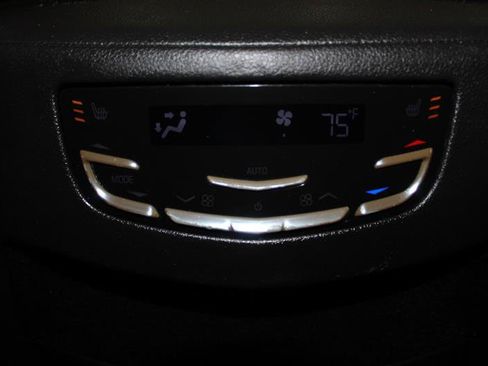Used 2015 Cadillac Escalade Luxury AWD/4WD image 24