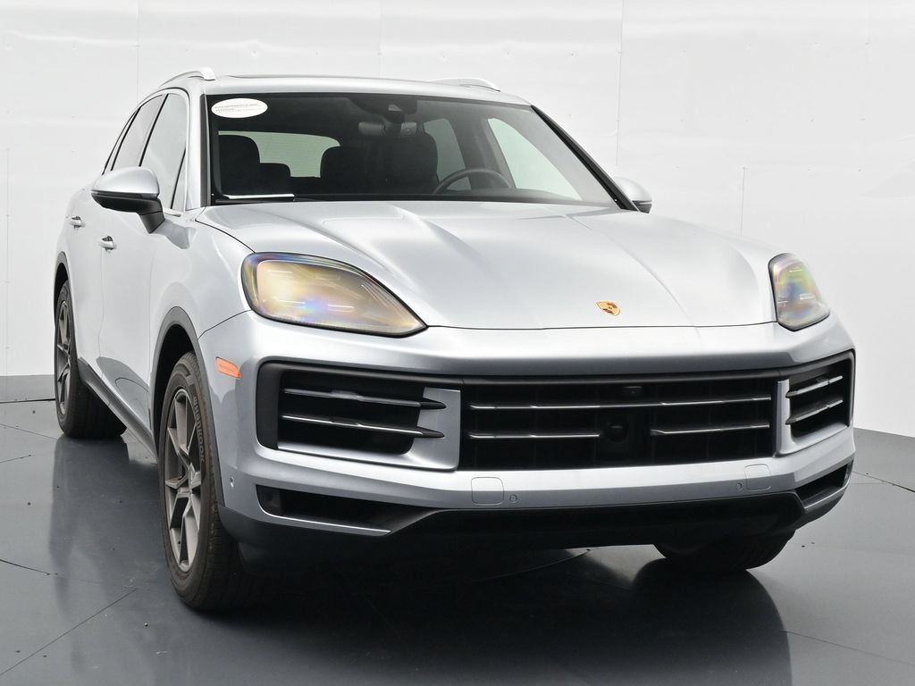 Certified 2025 Porsche Cayenne AWD/4WD image 10